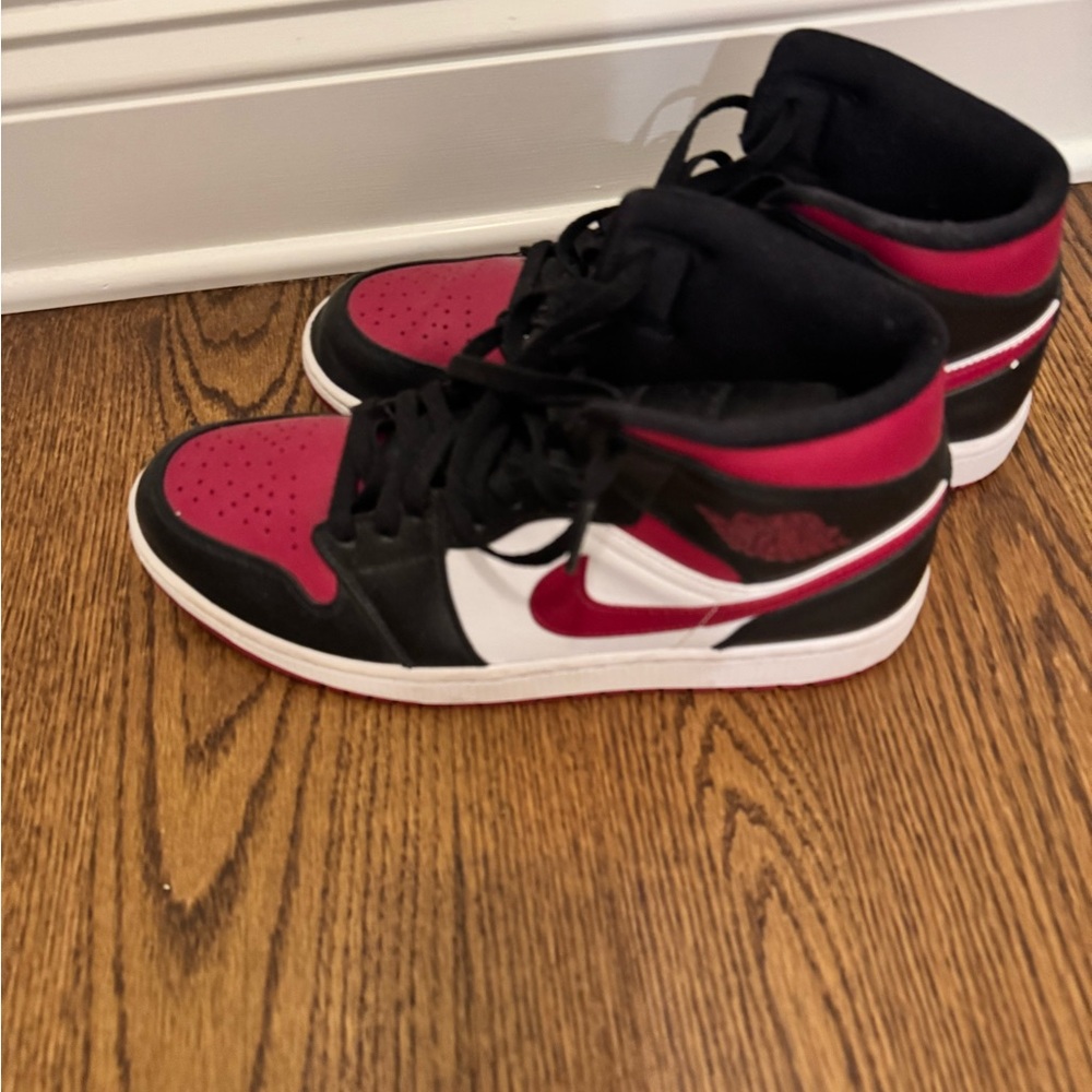 Nike Jordan 1 Bred toe 10.5 - Picture 2 of 4
